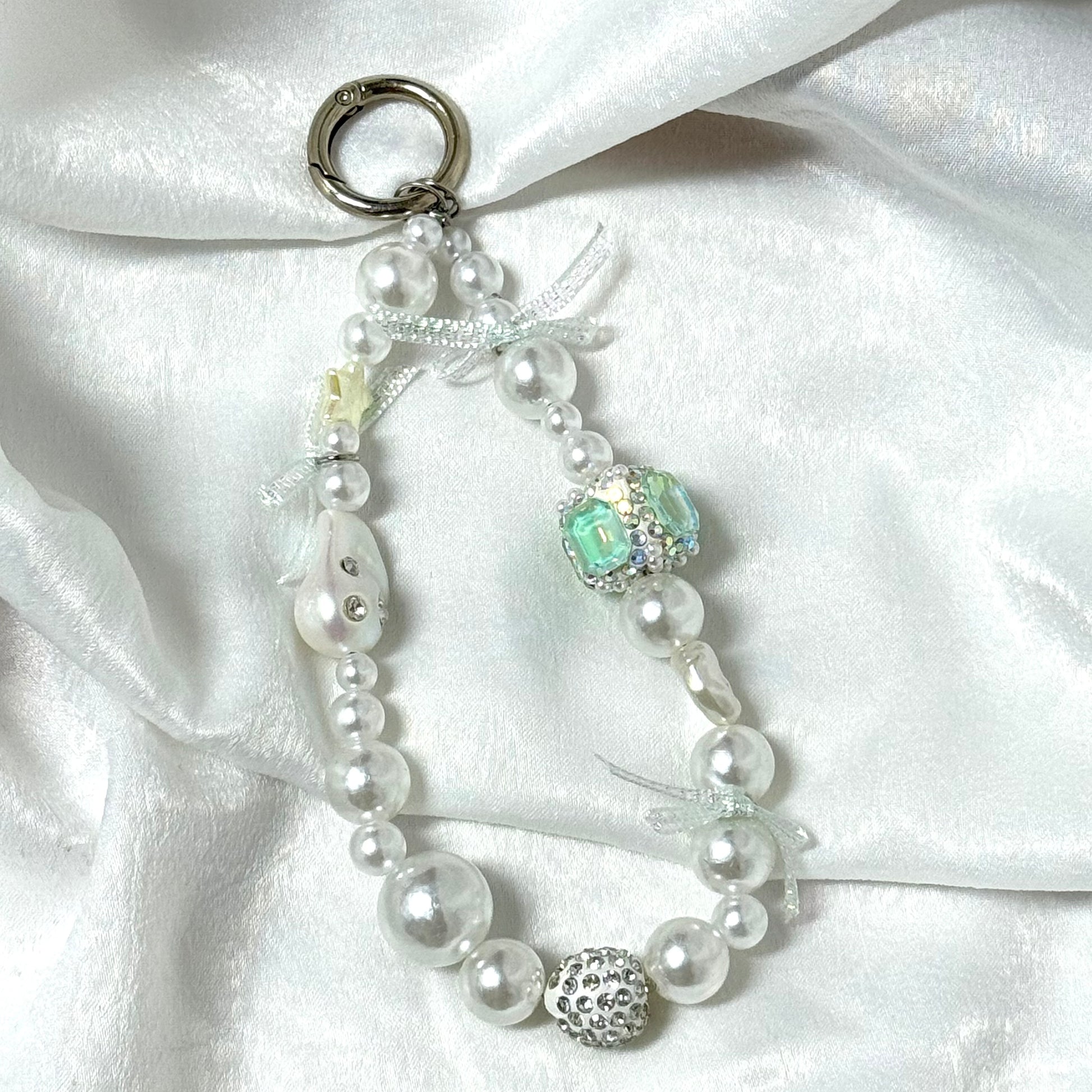 35. DIY Special Design Pearl-white Pendant Keychain Gift - For Bags - For Dolls - For Car Accessories (No Doll)