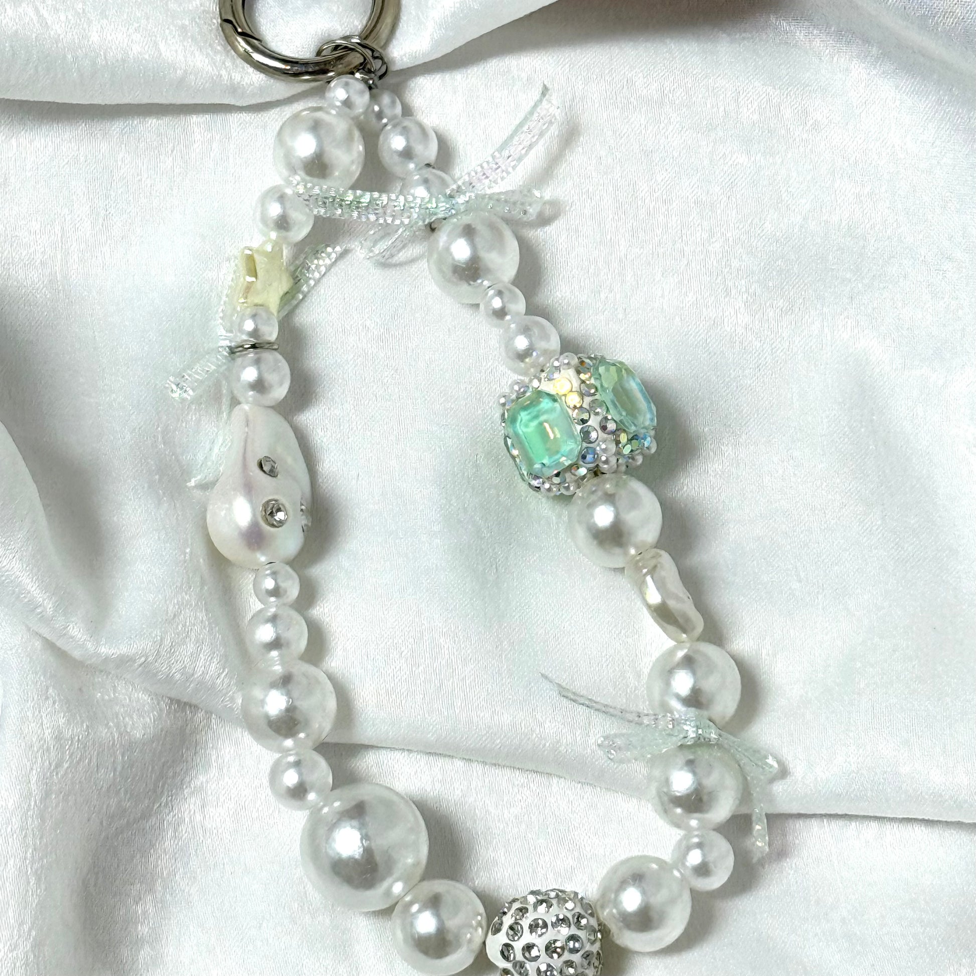 35. DIY Special Design Pearl-white Pendant Keychain Gift - For Bags - For Dolls - For Car Accessories (No Doll)