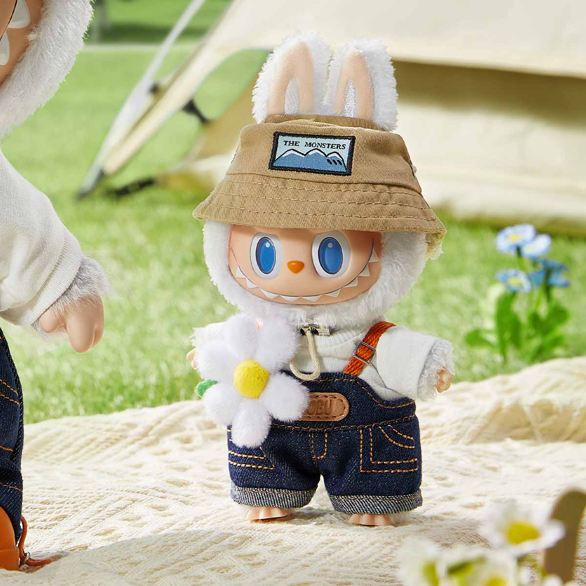 111. THE MONSTERS Fall In Wild Series Pendant