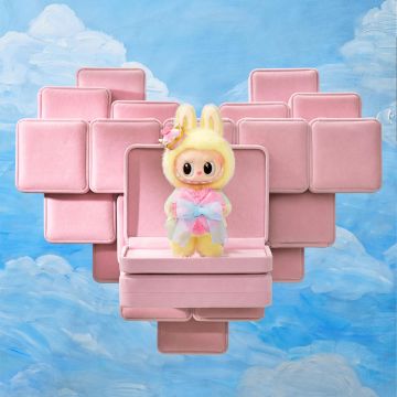 98. The Monsters Labubu Let's Checkmate Series The Queen Vinyl Plush Hanging Card